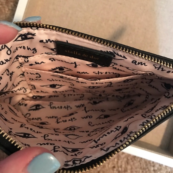 Mini Pouch-Embroidered Lashes - Picture 2 of 2